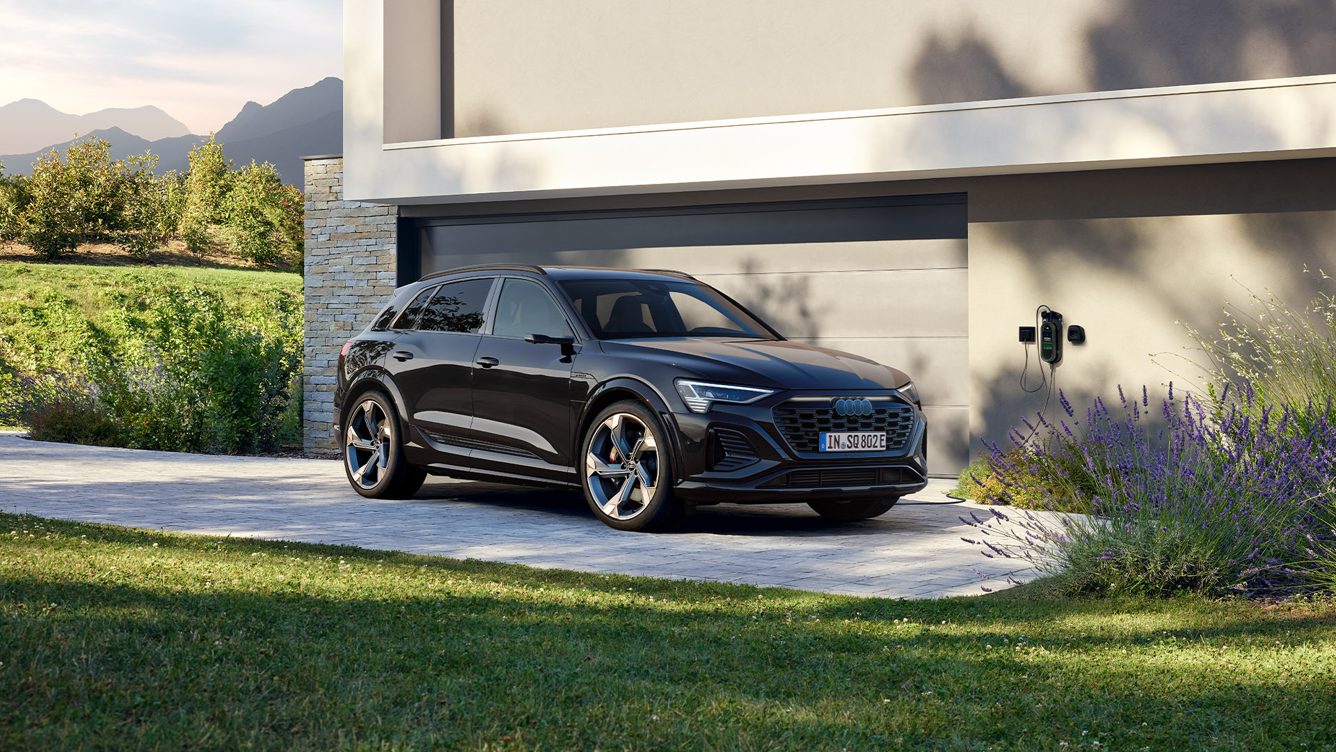 The new Audi SQ8 e-tron{ft_sq8-e-tron}