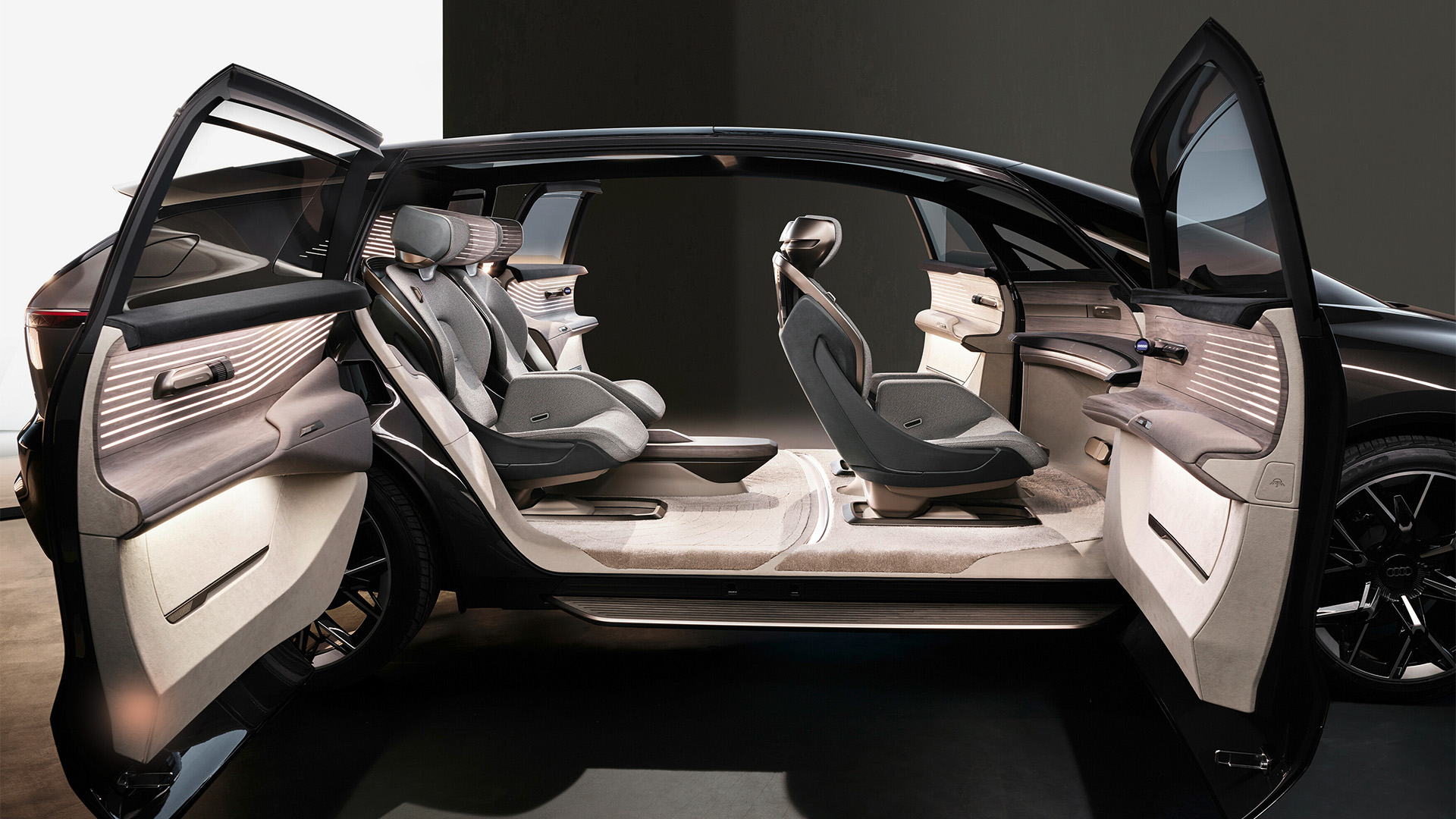 Blick in den Innenraum des Audi urbansphere concept{ft_showcar}.