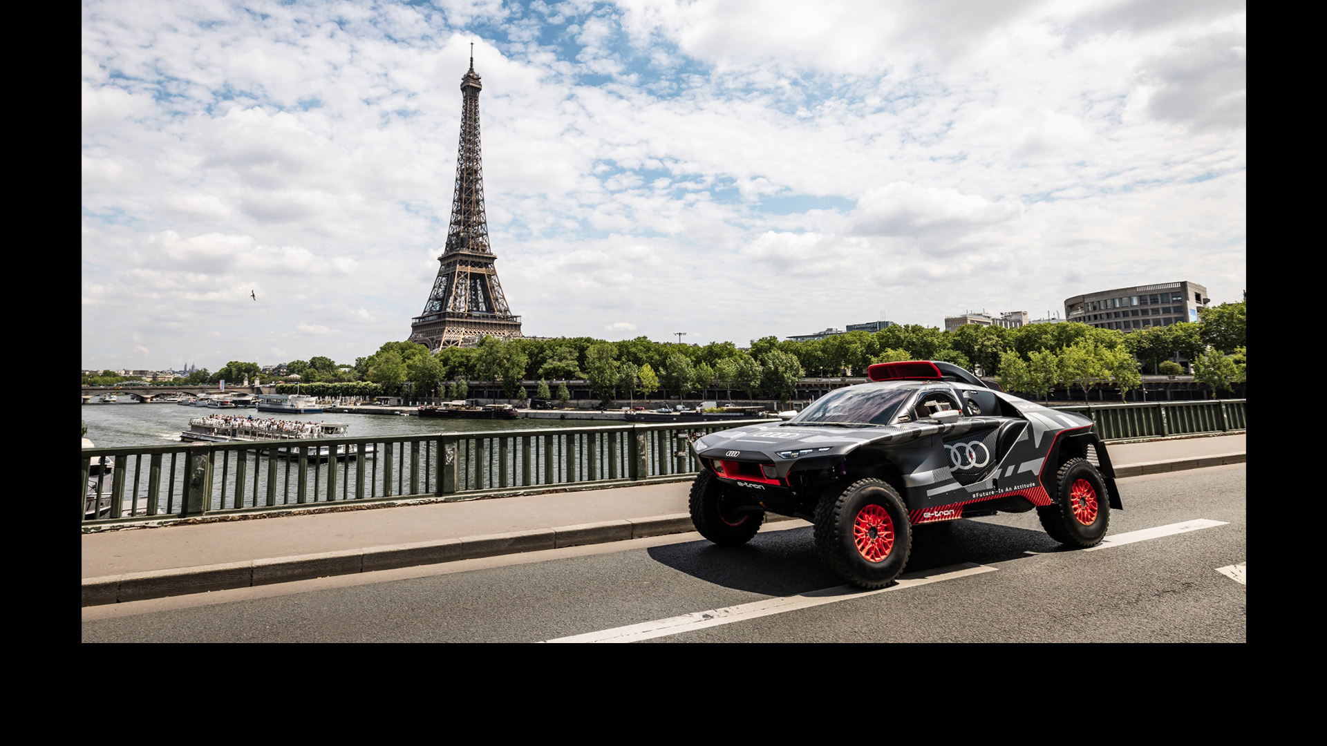 The Audi RS Q e-tron in Paris
