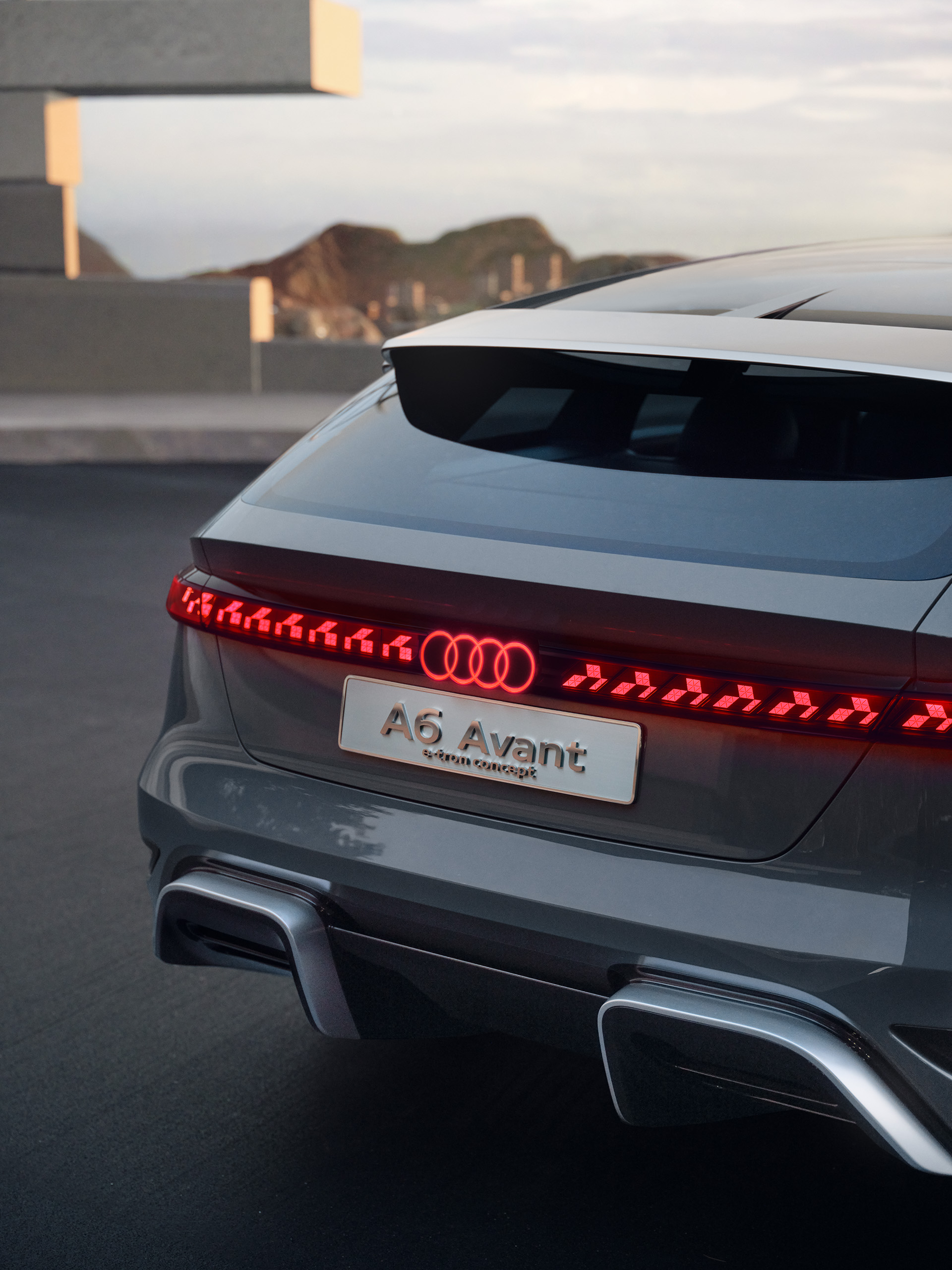A rear view of the Audi A6 Avant e-tron concept with the continuous light strip.
